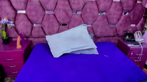 alana_deivis online show from April 12, 7:45 am