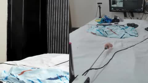 Alana online show from March 25, 7:20 pm