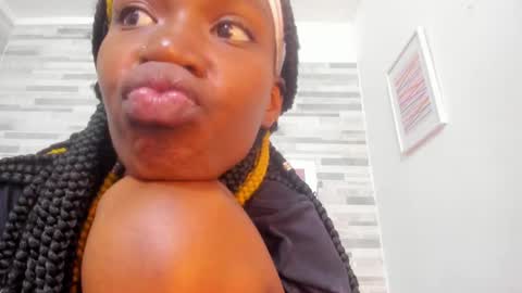 Alana online show from March 4, 6:29 pm