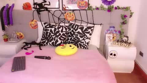 Snapshot of alanaa_gomez chatting on October 9, 4:34 pm Alanaa online show from October 9, 4:34 pm