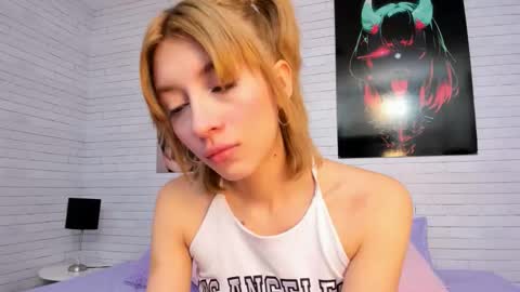 ALANA  online show from February 3, 8:57 pm