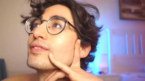 idenavarre online show from February 24, 1:24 am