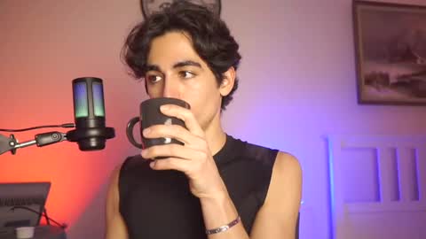 idenavarre online show from January 16, 10:55 pm