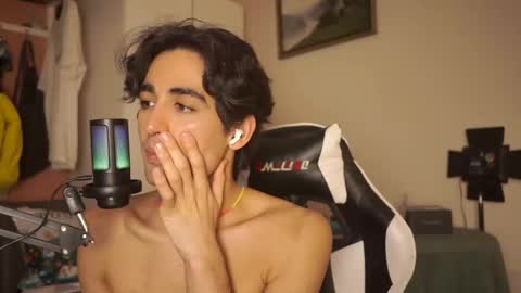 idenavarre online show from January 28, 10:23 pm