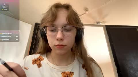 Stella online show from September 21, 1:15 pm