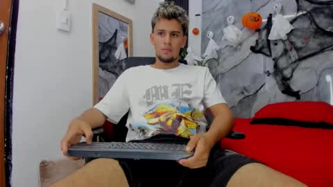 Alan Smith  online show from October 23, 9:26 pm