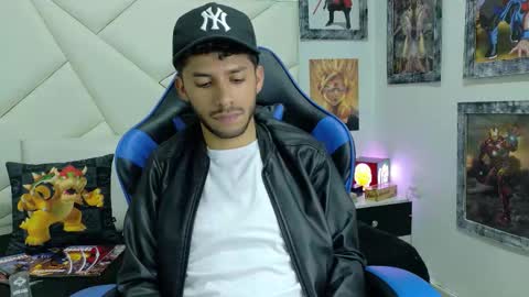 Snapshot of alanvilla_lobo chatting on October 10, 7:30 pm alanvilla_lobo online show from October 10, 7:30 pm