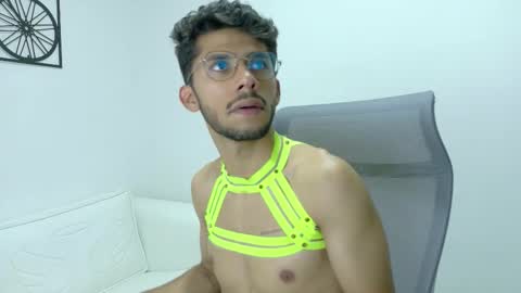 Snapshot of alanvilla_lobo chatting on October 20, 7:41 pm alanvilla_lobo online show from October 20, 7:41 pm