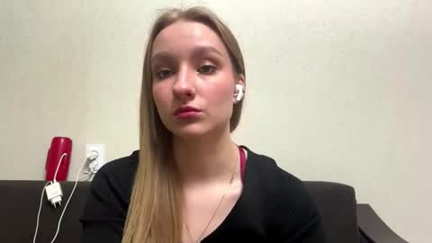 Lina   online show from March 26, 5:40 pm