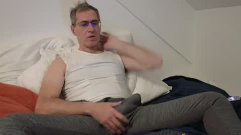 Snapshot of alec_gaython chatting on December 7, 6:21 pm Alec Dubolsz online show from December 7, 6:21 pm