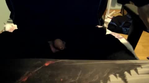 alecum online show from December 5, 6:16 pm