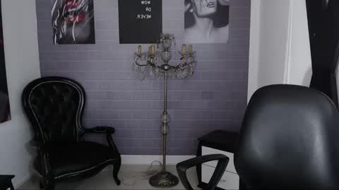 Alice in wonderland online show from September 18, 7:40 pm