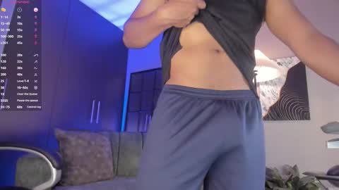 Snapshot of aleex_bayhas chatting on October 7, 5:36 am A L E X online show from October 7, 5:36 am
