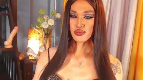 Snapshot of aleinacroft chatting on March 6, 12:54 am aleinacroft online show from March 6, 12:54 am