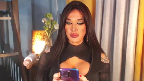 Snapshot of aleinacroft chatting on February 27, 2:25 am aleinacroft online show from February 27, 2:25 am