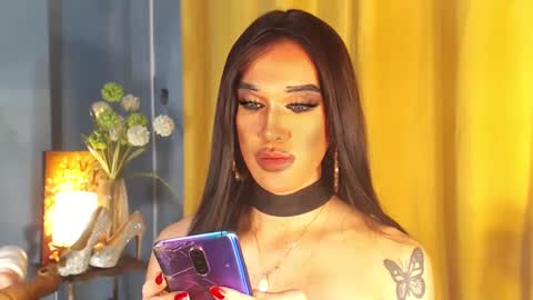 Snapshot of aleinacroft chatting on February 16, 9:37 am aleinacroft online show from February 16, 9:37 am