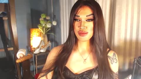 Snapshot of aleinacroft chatting on February 12, 4:33 pm aleinacroft online show from February 12, 4:33 pm