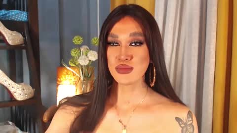 Snapshot of aleinacroft chatting on March 5, 6:44 am aleinacroft online show from March 5, 6:44 am
