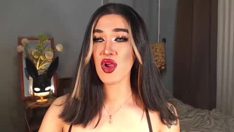 Snapshot of aleinacroft chatting on September 18, 9:24 am aleinacroft online show from September 18, 9:24 am