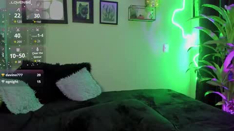 Snapshot of alejaaqueen_ chatting on October 3, 11:57 pm Aleja Queen online show from October 3, 11:57 pm