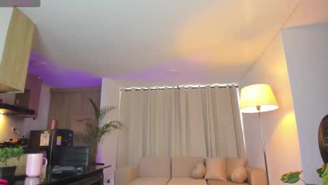 A L E J A N D R A online show from January 13, 8:49 pm