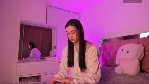 Snapshot of alejandraaa_ chatting on September 28, 2:42 am alejandraaa_ online show from September 28, 2:42 am