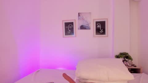 Alejandra online show from March 25, 2:13 pm