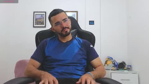 alejandroo_7 online show from January 8, 5:08 pm