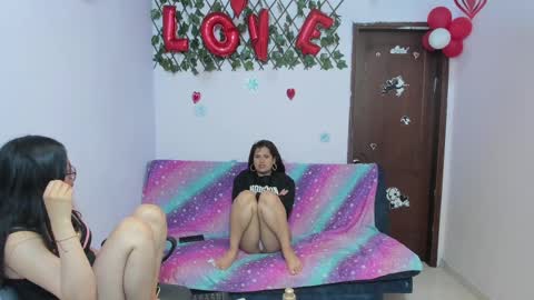 zoe and Kataleya online show from March 5, 3:40 pm