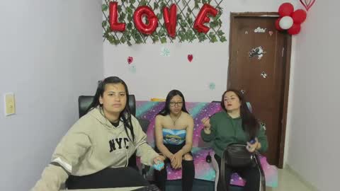 zoe and Kataleya online show from March 7, 12:12 pm