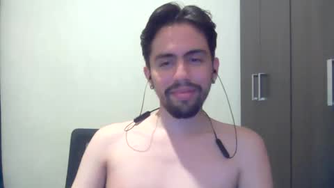 alejo_shy online show from December 20, 7:01 am