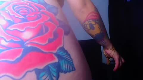 QUEEN OFF MILk  IM BACK  15 NOV online show from February 26, 10:47 pm