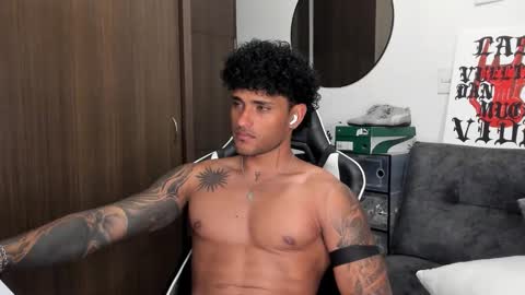 Snapshot of alessandro_vanni chatting on September 22, 1:31 am Alessandro Vanni online show from September 22, 1:31 am