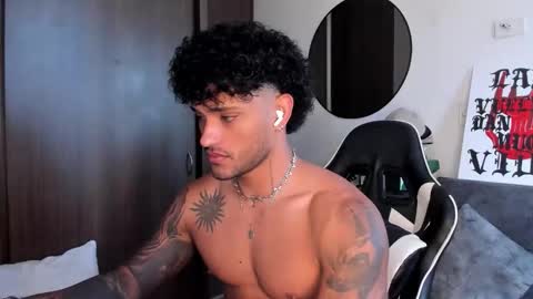 Snapshot of alessandro_vanni chatting on September 28, 12:36 pm Alessandro Vanni online show from September 28, 12:36 pm