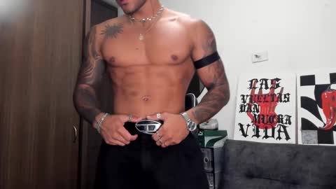 Snapshot of alessandro_vanni chatting on October 10, 1:22 am Alessandro Vanni online show from October 10, 1:22 am