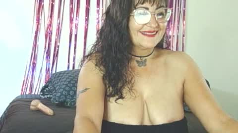 Snapshot of alessiabobs chatting on October 15, 11:16 pm Allesiaboobs online show from October 15, 11:16 pm