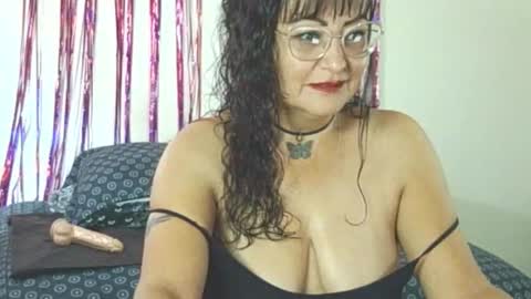 Snapshot of alessiabobs chatting on September 13, 10:12 pm Allesiaboobs online show from September 13, 10:12 pm