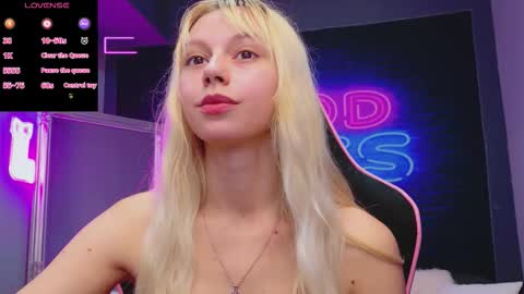 Snapshot of alessiacroft chatting on October 13, 4:36 am alessiacroft online show from October 13, 4:36 am
