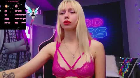 Snapshot of alessiacroft chatting on October 1, 4:55 am alessiacroft online show from October 1, 4:55 am
