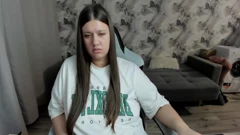 Aletta Oushen online show from April 2, 2:13 pm