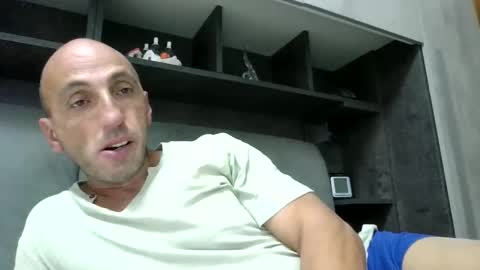 Snapshot of alex120475 chatting on September 26, 10:07 pm alex120475 online show from September 26, 10:07 pm