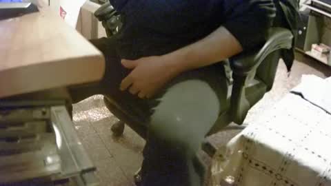 Snapshot of alex81pv1981 chatting on December 22, 9:09 pm alex81pv1981 online show from December 22, 9:09 pm