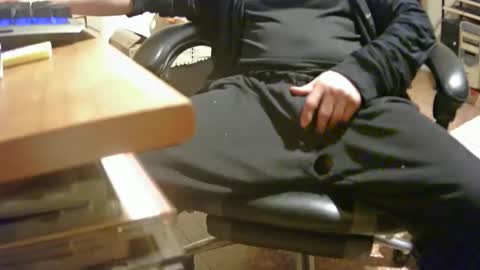 Snapshot of alex81pv1981 chatting on February 18, 4:58 pm alex81pv1981 online show from February 18, 4:58 pm