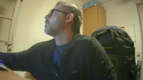 Snapshot of alex81pv1981 chatting on December 29, 8:26 pm alex81pv1981 online show from December 29, 8:26 pm