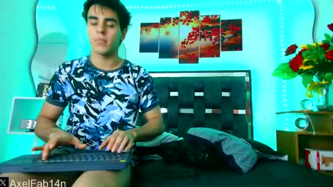 Snapshot of alex_and_fabian chatting on February 7, 9:26 pm sneider online show from February 7, 9:26 pm