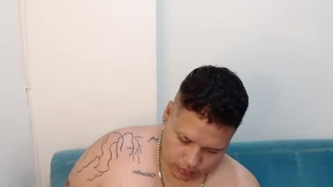 Snapshot of alex_bigclit chatting on October 21, 12:49 am alex_bigclit online show from October 21, 12:49 am