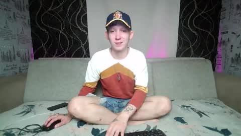 Snapshot of alex_foxy_man chatting on September 23, 7:09 pm Alex online show from September 23, 7:09 pm