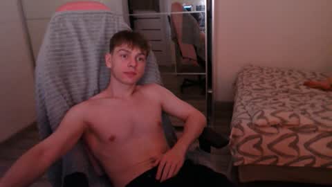 Snapshot of alex_gotcha chatting on October 5, 7:21 pm Alex online show from October 5, 7:21 pm