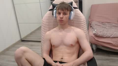 Snapshot of alex_gotcha chatting on September 24, 11:22 pm Alex online show from September 24, 11:22 pm