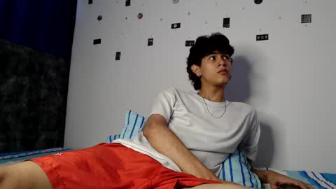 alex_mark_ online show from May 12, 5:00 pm